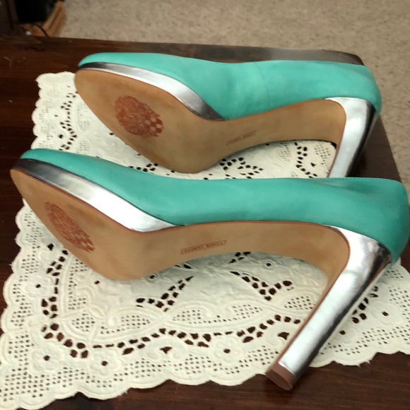 Vince Camuto platforms in gorgeous colors! - Picture 2 of 5